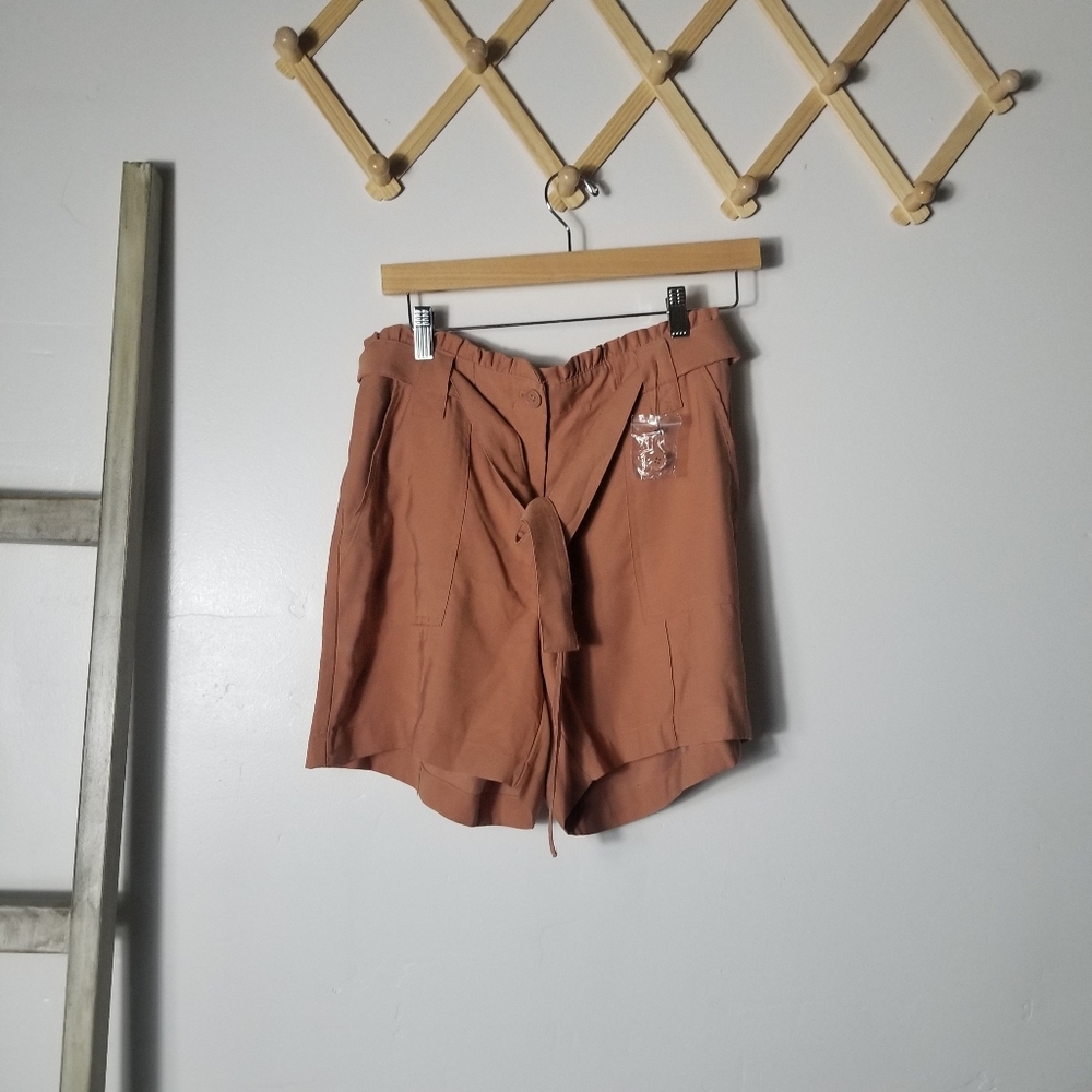 NWT NINE WEST ORANGE SHORTS SIZE S